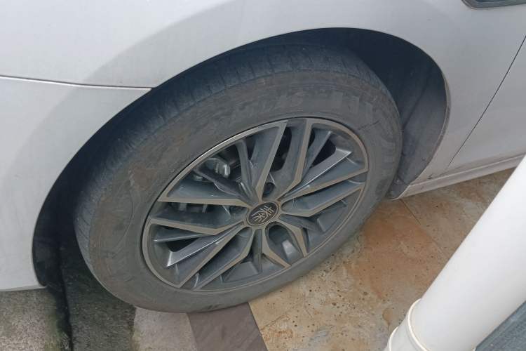 Used BYD Qin PLUS 2024 Honor Edition EV 420KM Leading Model Exterior 4