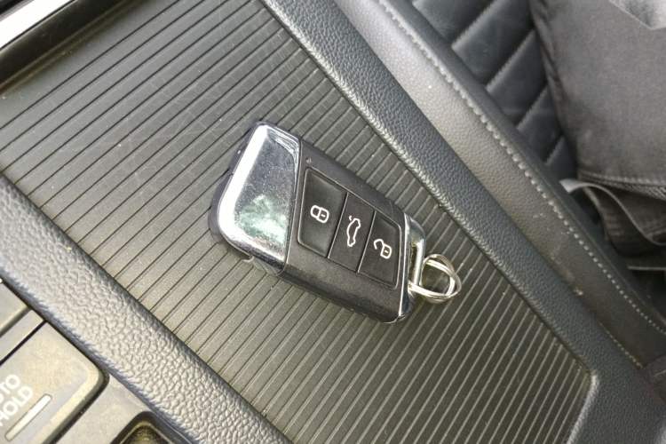 Used Volkswagen Magotan 2017 330TSI DSG Leading Model
