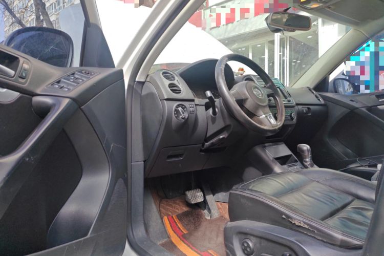 Used Volkswagen Tiguan 2012 2.0 TDI Comfort Edition Driver Seat