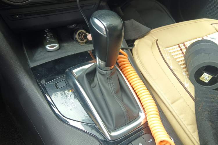 Used Mazda 3 Axela 2014 Sedan 1.5L Automatic Comfort Model Gear Lever