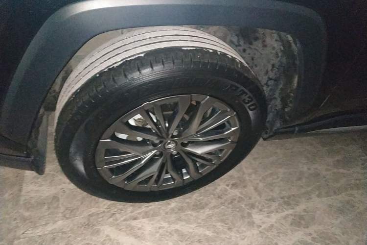 Used Toyota Wildlander 2023 2.0L CVT Two-Wheel Drive Luxury PLUS Edition Left Front Wheel Hub