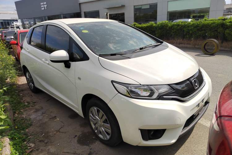 Used Honda Fit 2016 1.5L LX CVT Comfort Model Front Right 45 Deg