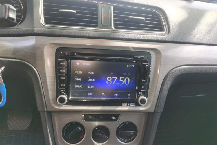 Used Volkswagen Lavida 2013 Revised Version 1.4 TSI DSG Comfort Edition Audio And AC Panel