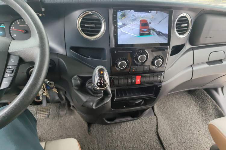 Used Iveco Eurocargo 2021 3.0T Automatic M1 Dedicated Platform Long Wheelbase High Roof Side-Sliding Doors F1C
