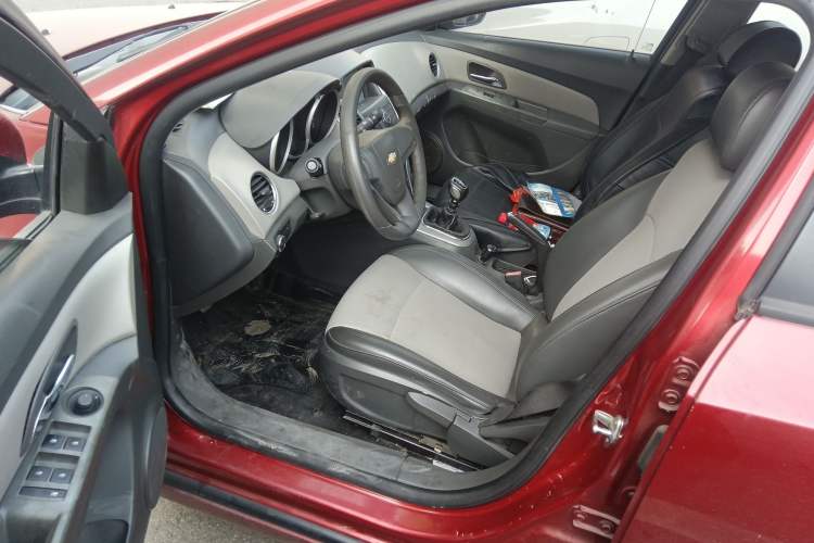 Used Chevrolet Cruze 2013 1.6L SL Sunroof Edition MT
