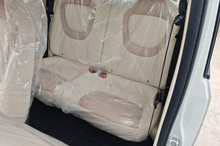 Used Wuling Hongguang MINIEV 2024 3rd Generation 215km Youth Edition Left Rear Seat