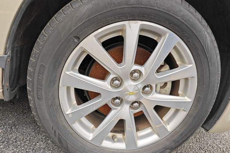 Used Chevrolet Malibu 2014 2.0L Automatic Luxury Edition Right Front Wheel Hub
