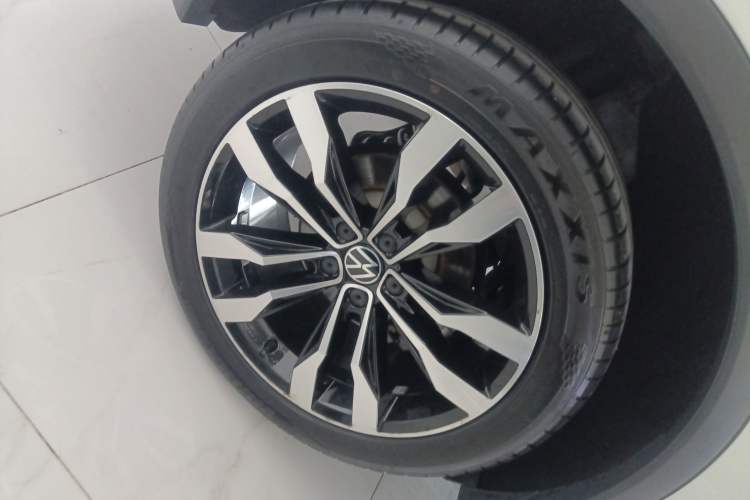 Used Volkswagen Tiguan L 2021 330TSI Automatic Two-Wheel Drive R-Line Enhanced Edition Right Rear Wheel Hub