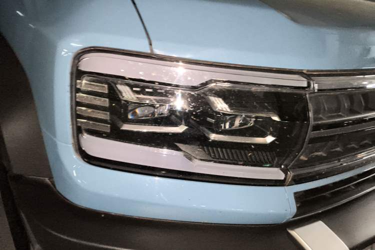 Used Formula Leopard 5 2023 Explore Edition
