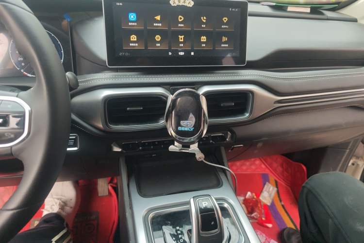 Used Geely Auto Haoyue 2020 1.8TD DCT Luxury 7-Seater Audio And AC Panel