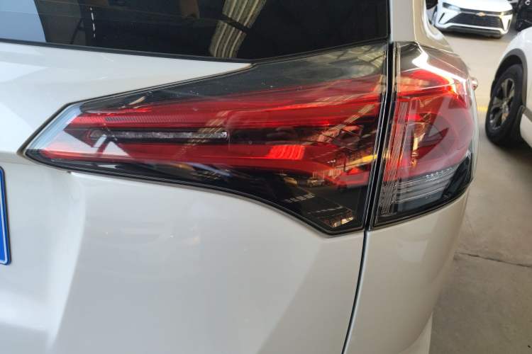 Used Toyota RAV4 2016 2.0L CVT Two-Wheel Drive Urban Edition China V Standard