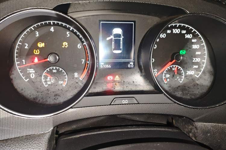 Used Volkswagen Golf Sportsvan 2016 230TSI Automatic Trend Edition Odometer Close Up