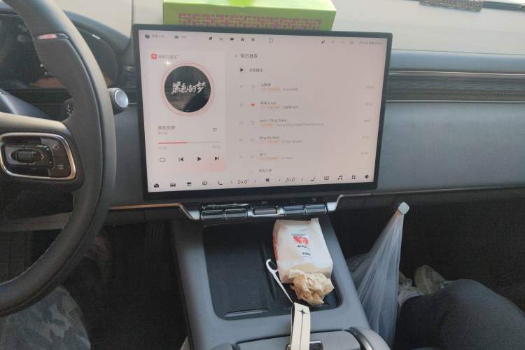 Used Zeekr 7X 2025 100 kWh Long-Range Rear-Wheel Drive with Intelligent Driving Features Audio And AC Panel