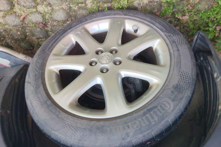 Used Buick Encore 2015 1.4T Automatic Two-Wheel Drive Urban Elite Version
