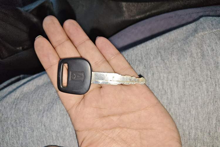 Used Jinbei Hiace 2020 2.0L Xiangyun Series Luxury Van High Roof China VI Standard Model 1TZS
