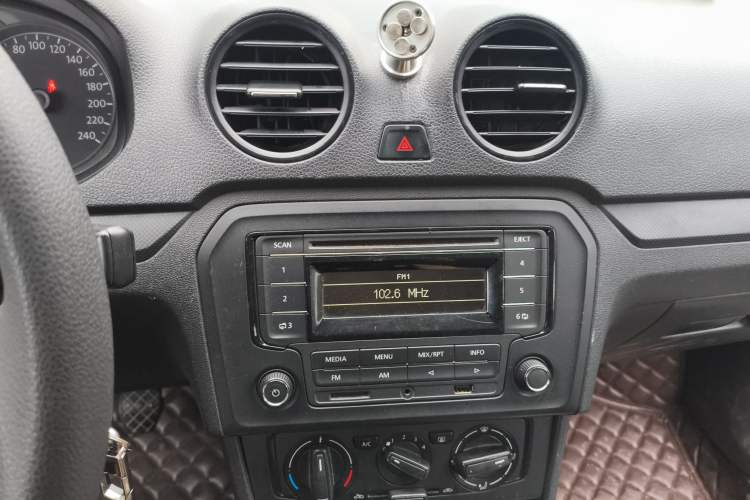 Used Volkswagen Jetta 2015 Value Edition 1.6L Manual Fashionable Style