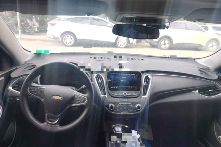 Used Chevrolet Malibu XL 2022 535T Automatic Sport Edition Center Console