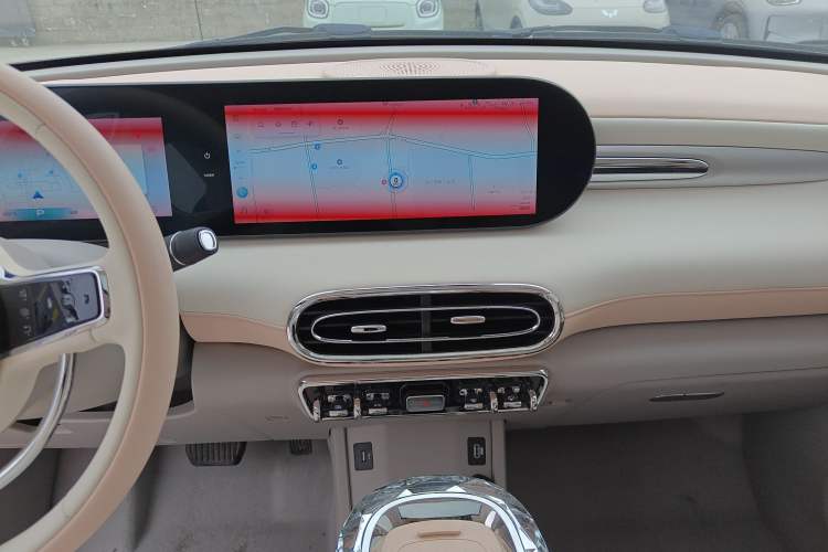 Used ORA Ballet Cat 2022 401 km Nutcracker Edition
