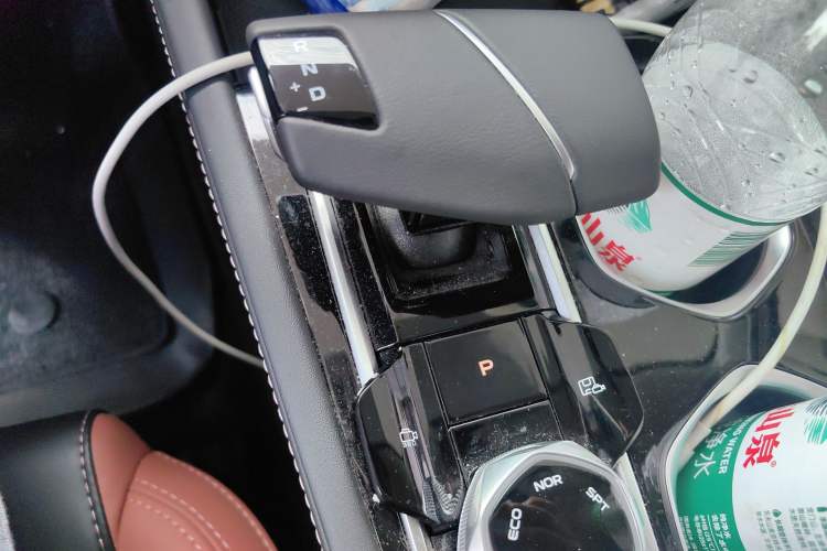 Used CHANGAN Eado 2023 Changan Edition PLUS Blue Whale NE 1.4T GDI DCT Prestige Version Gear Lever