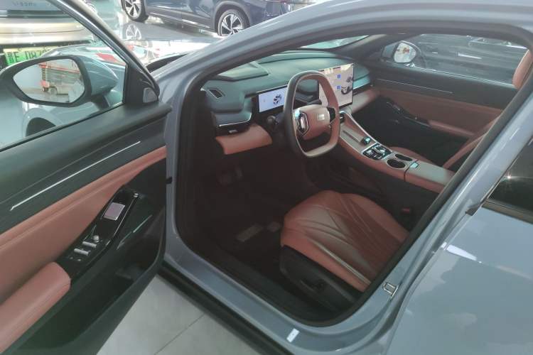 Used Geely Galaxy L6 2025 EM-i 140km Explorer+ Edition
