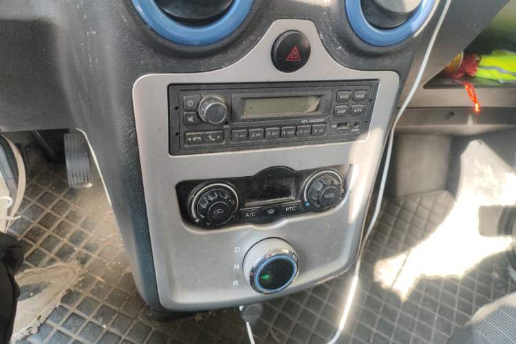 Used JMC E-Roadrunner 2023 E630 Van Base Model 41.86 kWh
