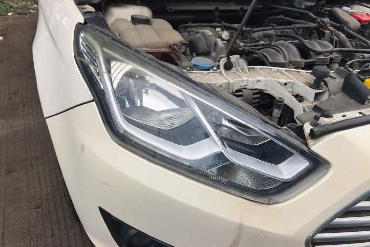 Used Ford Escort 2015 1.5L Automatic Fashion Model