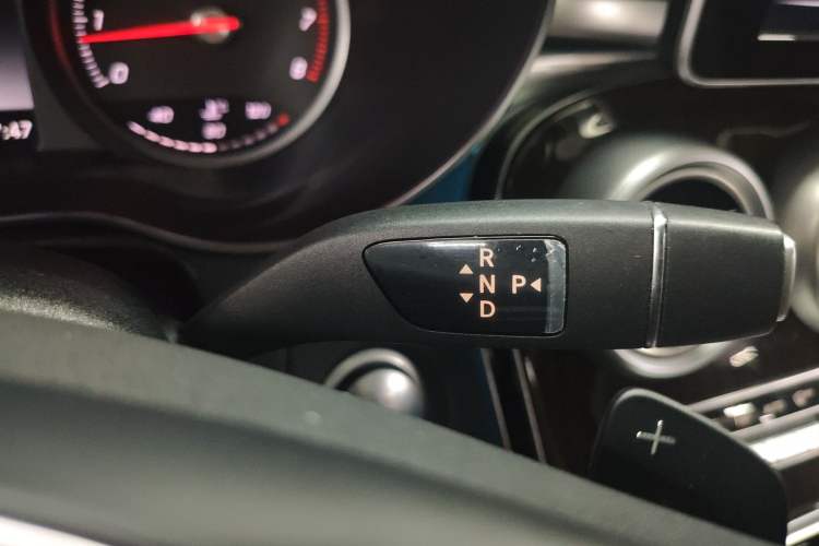 Used Mercedes-Benz GLC 2019 GLC 260 L 4MATIC Dynamic Model
