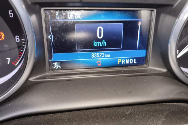 Used Buick Envision 2018 20T Two-Wheel Drive Luxury Model Odometer Close Up