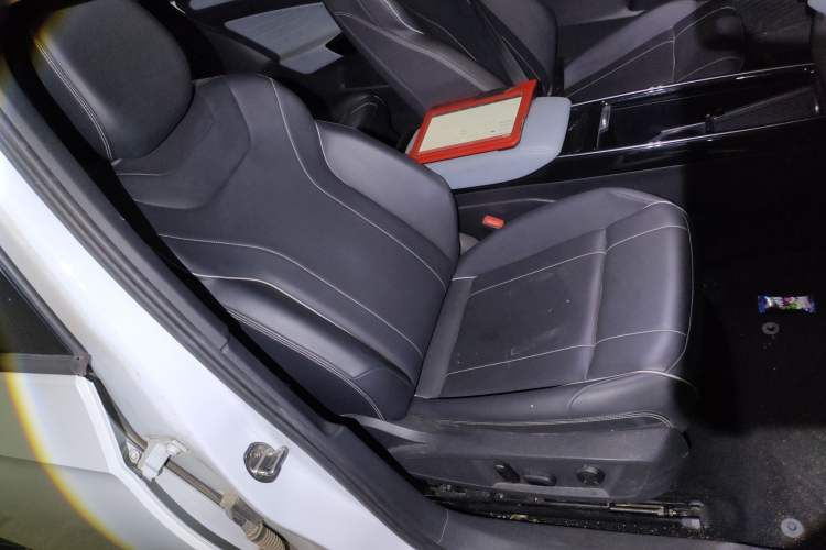 Used Volkswagen ID.4 X 2023 Pure Smart Edition Right Front Seat