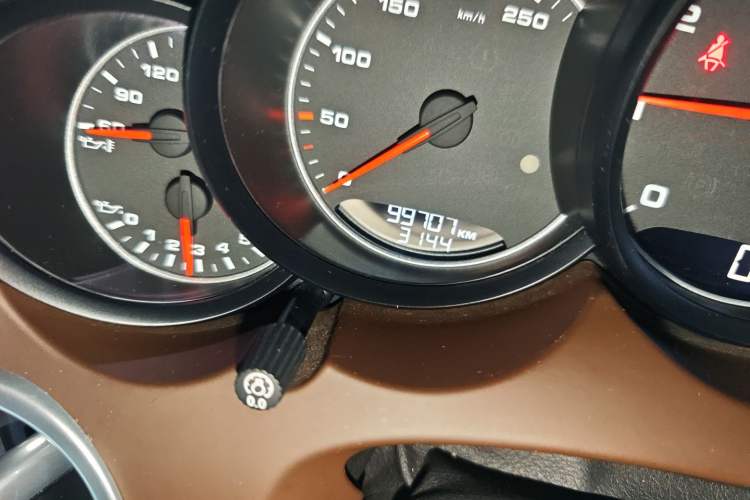 Used Porsche Cayenne 2015 Cayenne GTS 3.6T Odometer Close Up