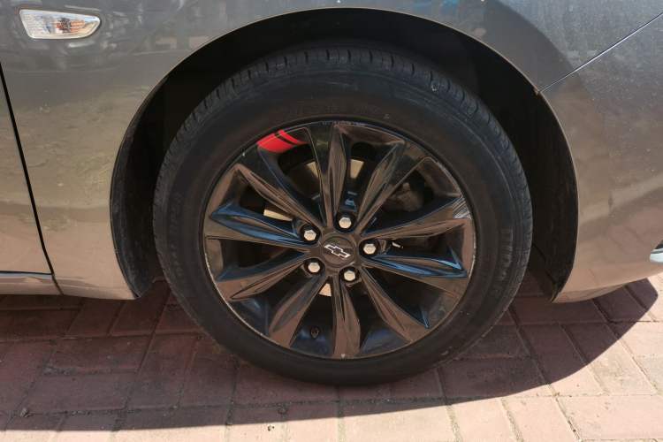 Used Chevrolet Monza 2019 Redline 320T Dual-Clutch Sporty Version China VI Standard Right Front Wheel Hub