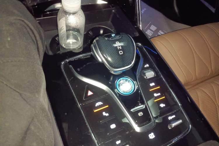 Used BYD Tang New Energy 2021 DM-i 112KM Prestige Model Gear Lever