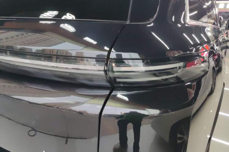 Used Li Auto L8 2023 Pro Model Exterior 3