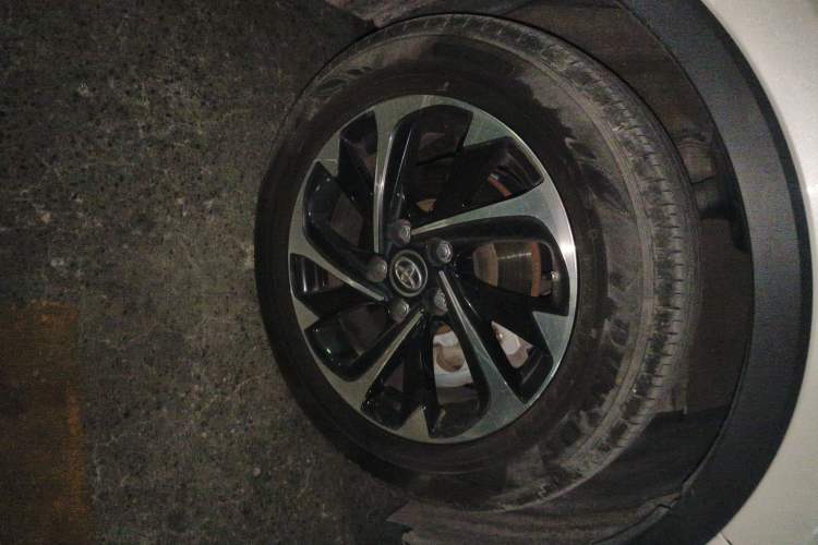 Used Toyota IZOA 2020 2.0L Enjoy Edition