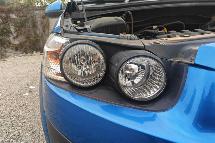 Used Chevrolet Aveo Sonic 2011 Sedan 1.4L MT SL