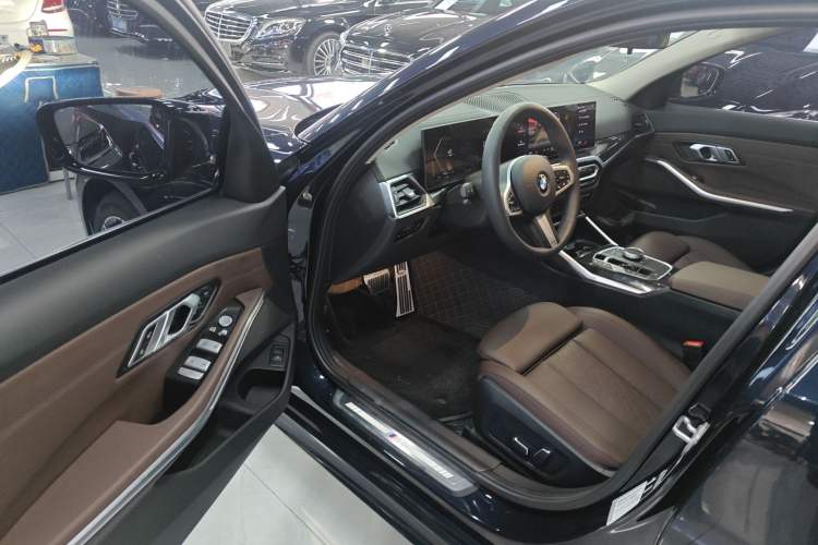 Used BMW 3 Series 2024 325Li M Sport Package Driver Seat