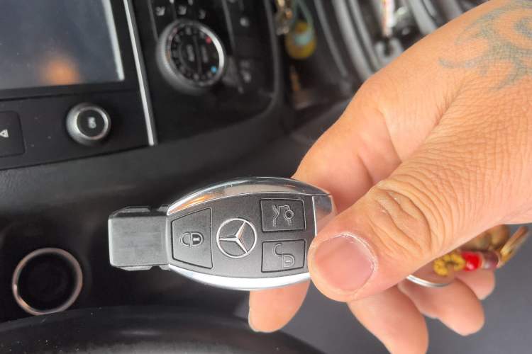 Used Mercedes-Benz R-Class 2017 R 320 4MATIC Business Edition Prestige Model