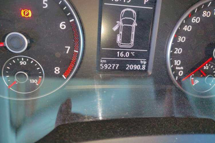 Used Volkswagen Sharan 2018 380TSI Comfort Edition 6-Seater Odometer Close Up