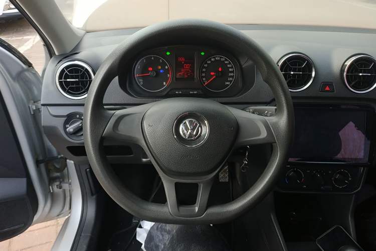 Used Volkswagen Jetta 2017 1.4L Manual Fashion Edition