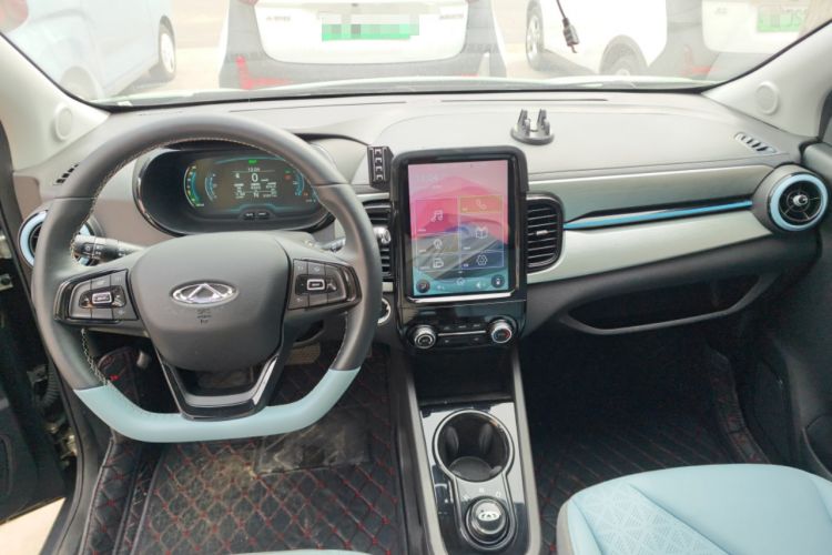 Used Chery QQ Little Ant 2023 251km True Love Edition Lithium Iron Phosphate Center Console