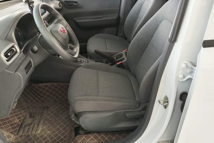 Used Wuling Hongguang New Energy 2024 All-Electric Model 300KM Standard Version
