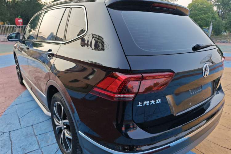 Used Volkswagen Tiguan L 2019 380TSI Automatic All-Wheel Drive Luxury Edition with 7 Seats China VI Standard

