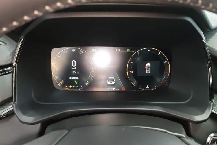 Used Lynk & Co 06 2020 1.5T JinPro model
