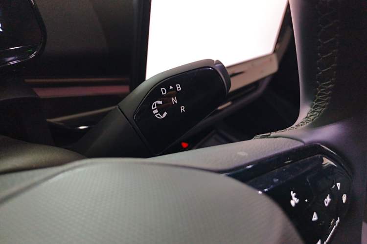 Used Volkswagen ID.UNYX 2024 Pro Long-Range Version Gear Lever