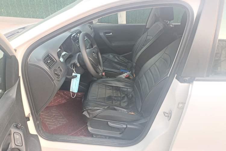 Used Volkswagen Polo 2016 1.4L Automatic Trendy Model
