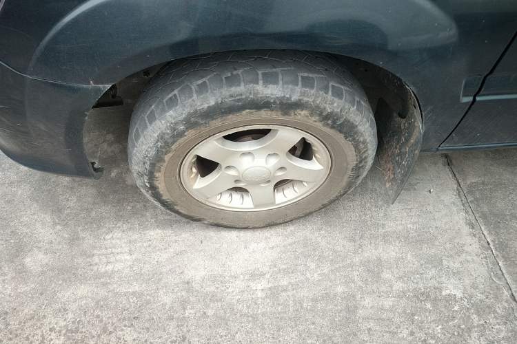 Used JMC Baodian 2018 2.9T New Value-Packed Two-Wheel-Drive Diesel Comfort Version with Extended Cargo Bed – JX4D30B5L
