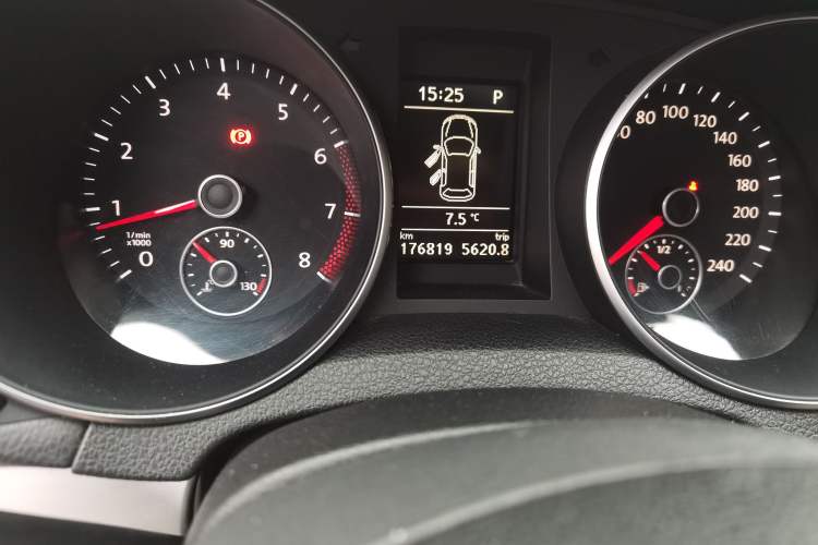 Used Volkswagen Golf 2012 1.4TSI Automatic Luxury Edition
