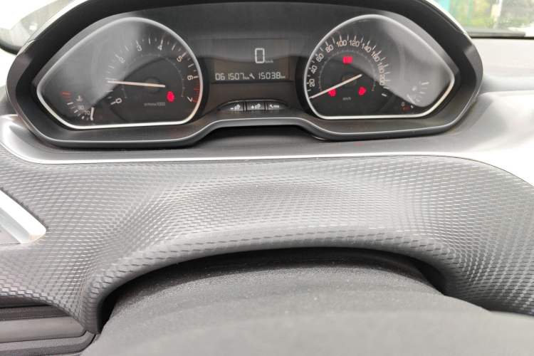 Used Peugeot 2008 2014 1.6L Manual Fashion Edition Instrument Cluster