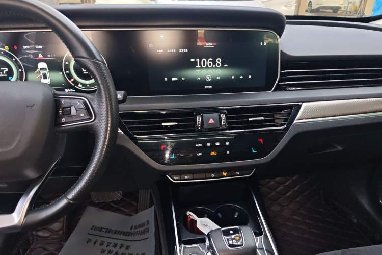 Used Hongqi HS5 2019 2.0T Smart Connect Flagship Edition Audio And AC Panel
