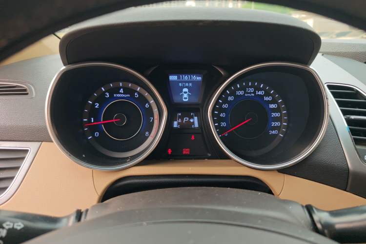 Used Hyundai Elantra (5th Generation / Langdong) 2012 1.6L Automatic Prestige Model